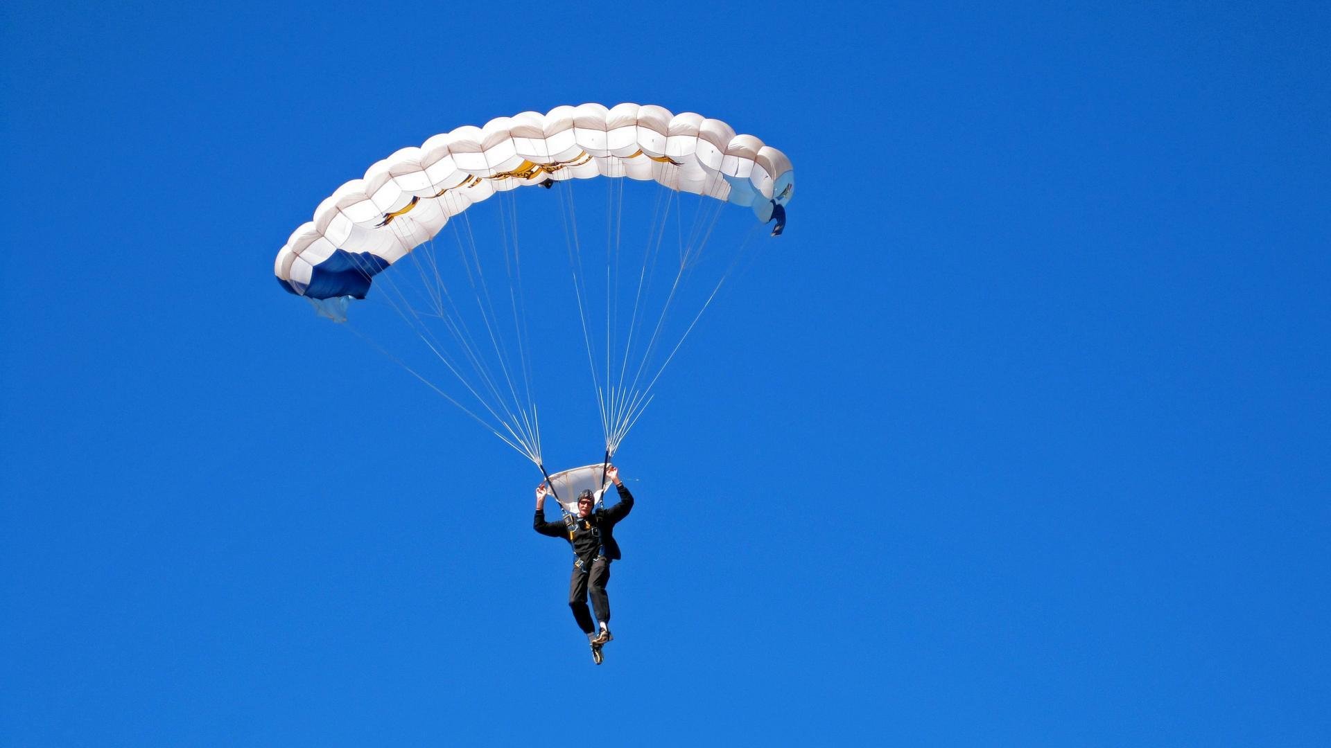 乌拉圭男足在巴黎奥运会比赛中以2-0战胜西班牙，乌拉圭足球冠军
