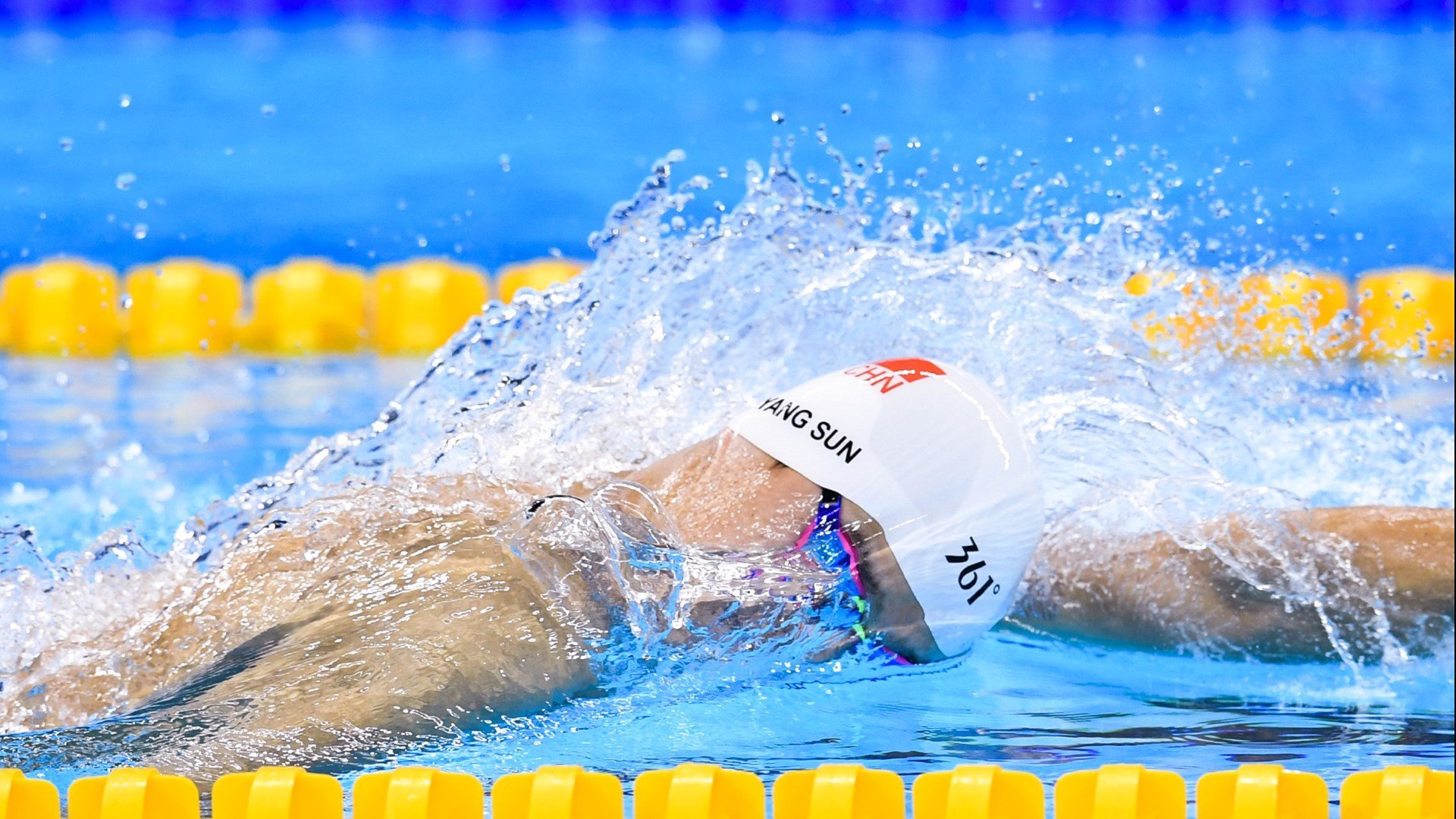 全面推进足球“智慧场馆”建设，提升硬件能力，足球场智能化解决方案